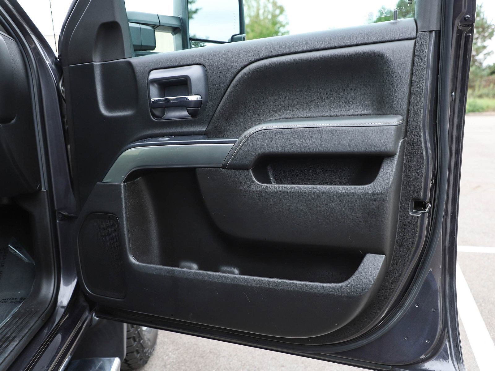 Used 2016 Chevrolet Silverado 2500 LT w/ LT Convenience Package AWD/4WD image 9