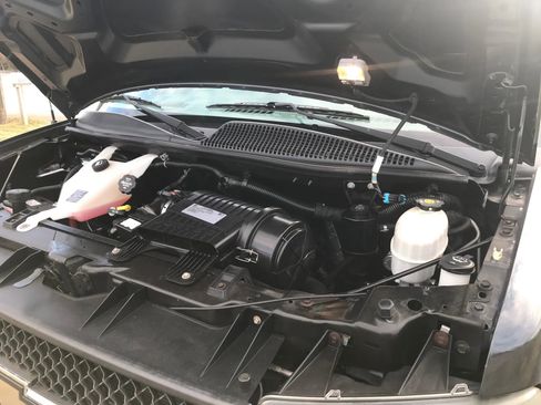 Used 2017 Chevrolet Express 3500 LT w/ LT Preferred Equipment Group image 45