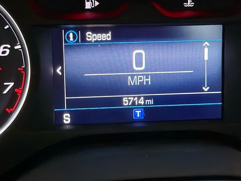 Used 2022 Chevrolet Camaro LT RWD image 8