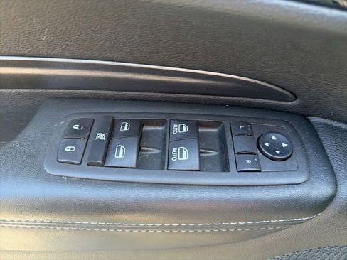 Used 2022 Dodge Durango SXT w/ Blacktop Package AWD/4WD image 23