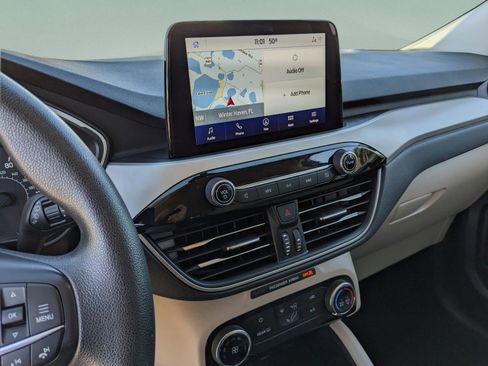 Used 2022 Ford Escape SE image 27