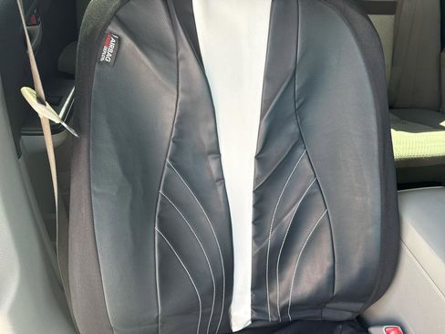 Used 2013 Toyota Camry LE image 10