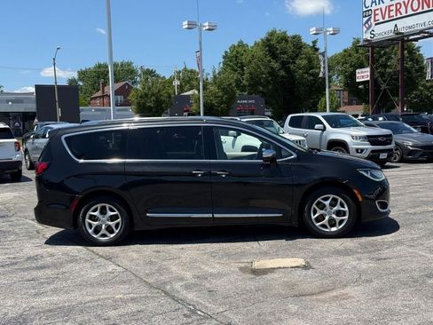 Used 2020 Chrysler Pacifica Limited FWD image 5