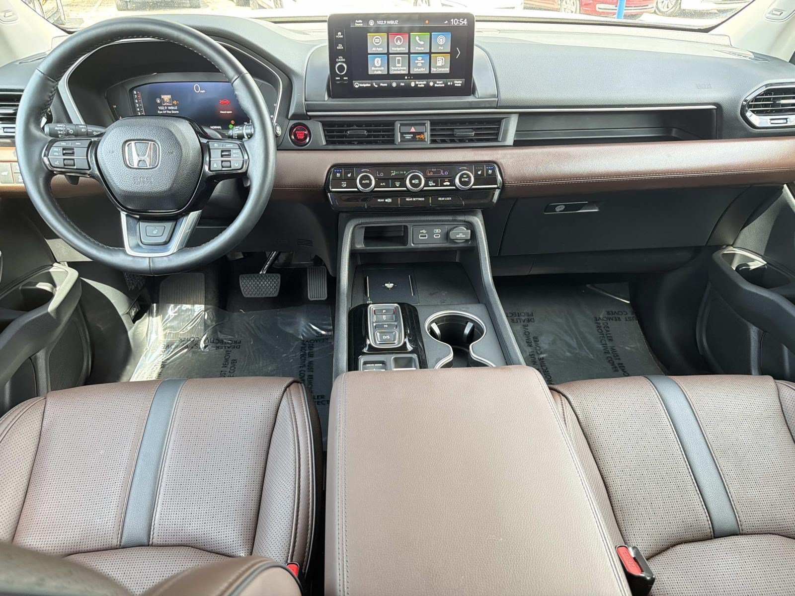 Used 2025 Honda Pilot Elite image 32
