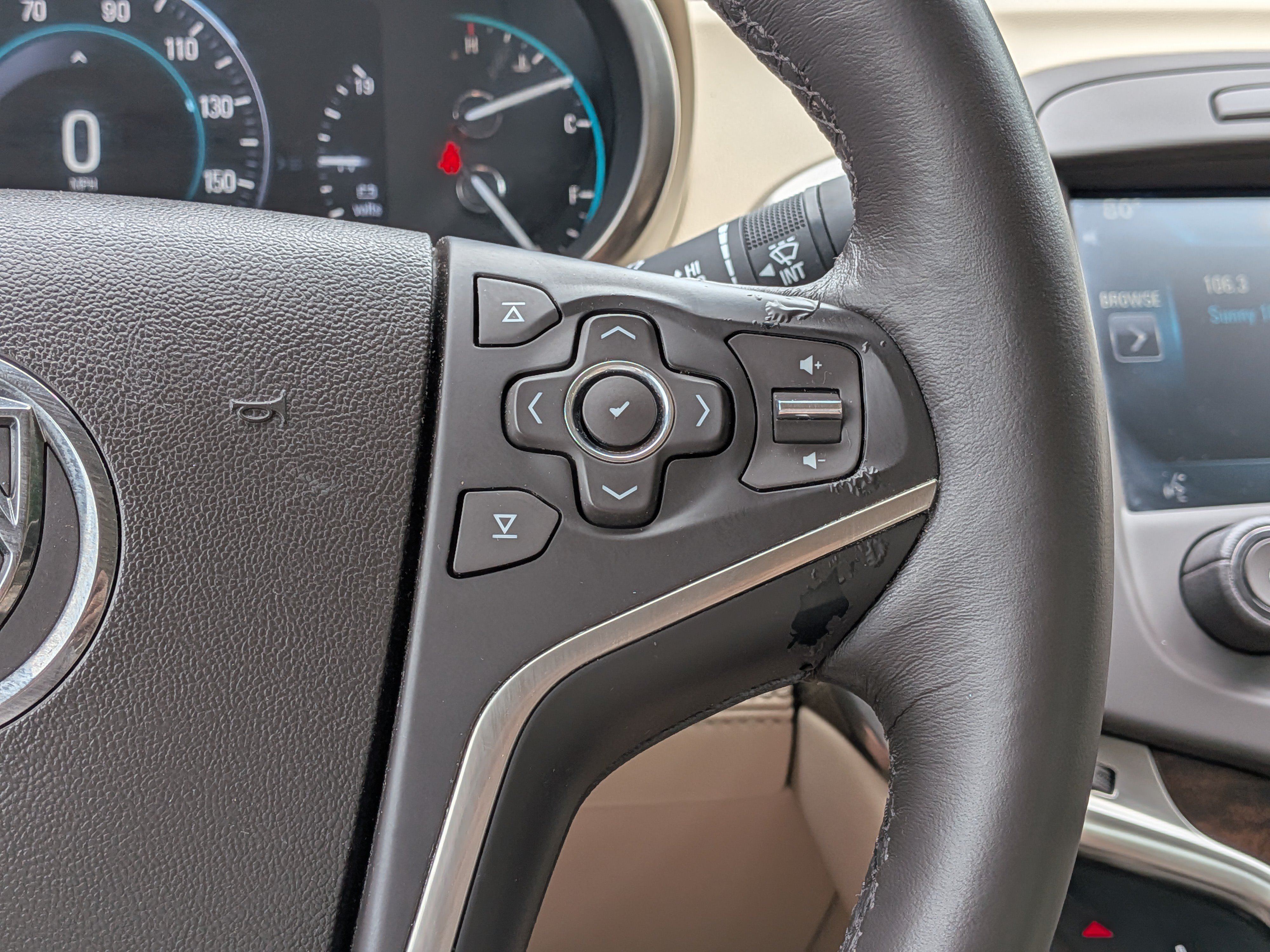 Used 2014 Buick LaCrosse Leather FWD image 25