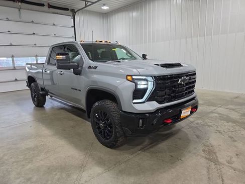 Used 2025 Chevrolet Silverado 3500 LTZ AWD/4WD image 2