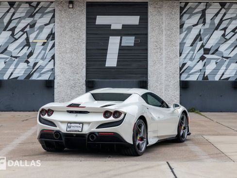 Used 2021 Ferrari F8 Tributo image 15