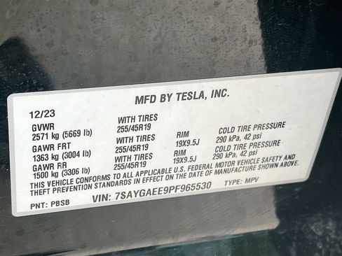 Used 2023 Tesla Model Y Long Range AWD/4WD image 30