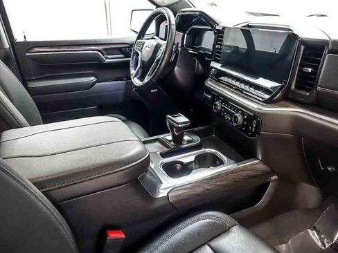 Certified 2025 Chevrolet Silverado 1500 LTZ w/ Z71 Off-Road Package AWD/4WD image 33