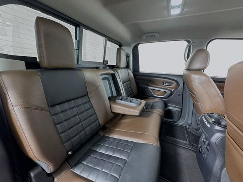 Used 2017 Nissan Titan Platinum Reserve image 25