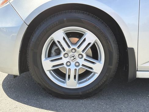Used 2013 Honda Odyssey Touring image 2