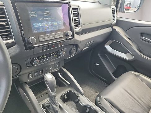 Used 2024 Nissan Frontier SL w/ Technology Package RWD image 20