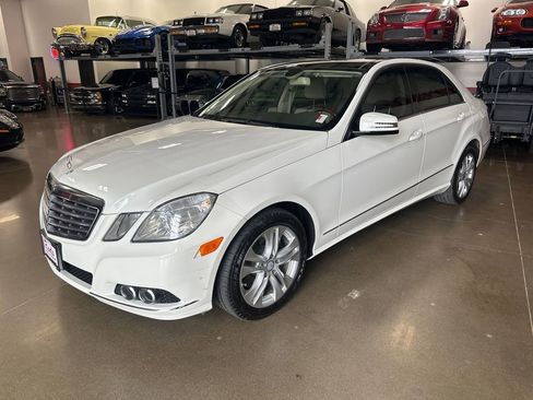 Used 2010 Mercedes-Benz E 350 4MATIC Sedan image 9