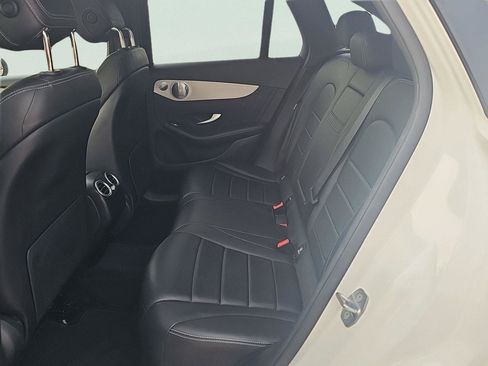 Used 2019 Mercedes-Benz GLC 300 4MATIC image 24