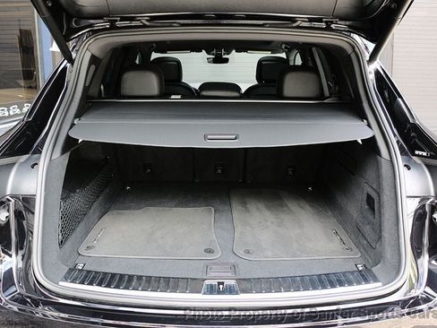 Used 2022 Porsche Cayenne Platinum Edition AWD/4WD image 8