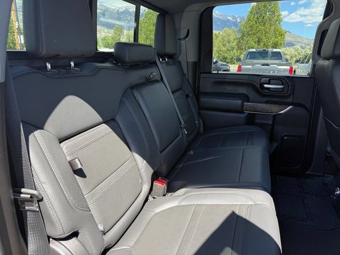 Used 2022 GMC Sierra 3500 Denali w/ Denali Ultimate Package AWD/4WD image 29