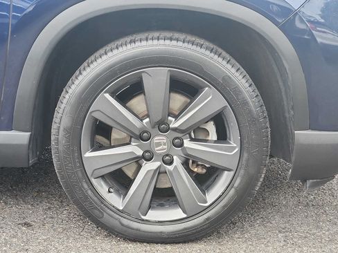 Certified 2025 Honda Pilot Sport image 8