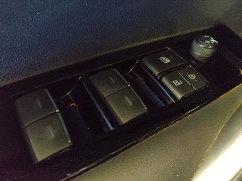 Used 2023 Toyota Corolla SE FWD image 27