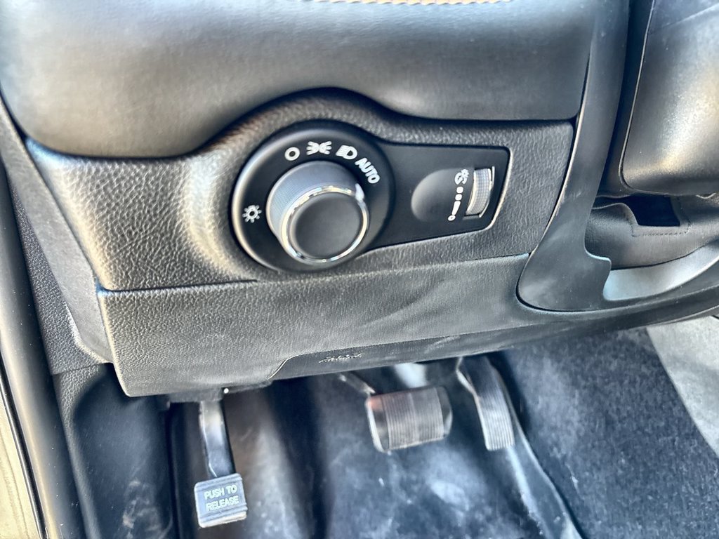 Used 2025 Dodge Durango R/T AWD/4WD image 17