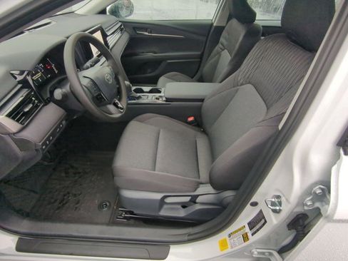 Used 2026 Toyota Camry LE image 8
