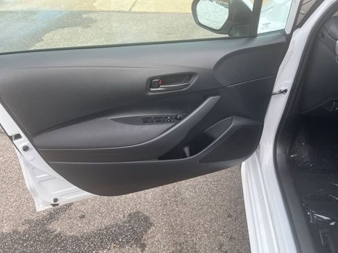 Used 2025 Toyota Corolla LE image 20