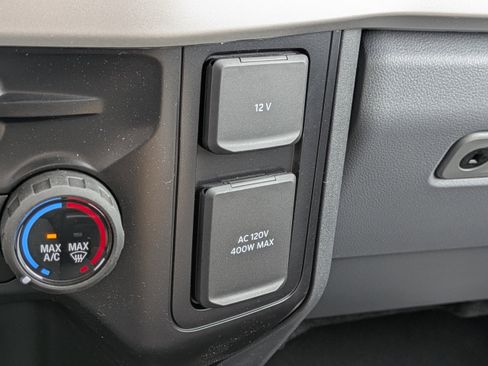 New 2026 Ford F250 XLT w/ XLT Premium Package AWD/4WD image 32