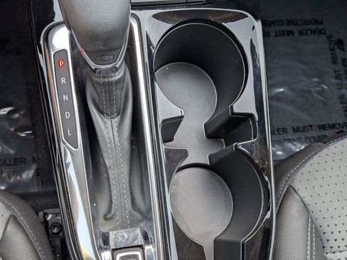 Used 2025 Chevrolet Trax LT w/ LT Convenience Package FWD image 22