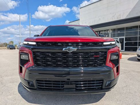 Used 2024 Chevrolet Traverse RS image 2