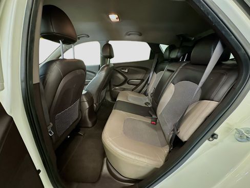Used 2011 Hyundai Tucson GLS FWD image 27