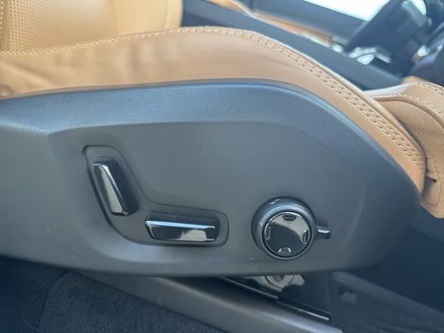 Used 2023 Volvo XC90 B6 Ultimate w/ Protection Package Premier image 12
