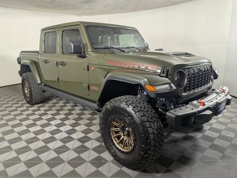 Used 2024 Jeep Gladiator Mojave image 5