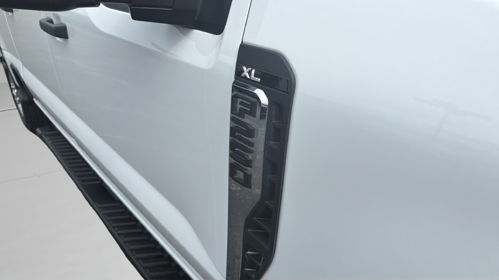 Used 2025 Ford F250 XL w/ XL Chrome Package AWD/4WD image 33