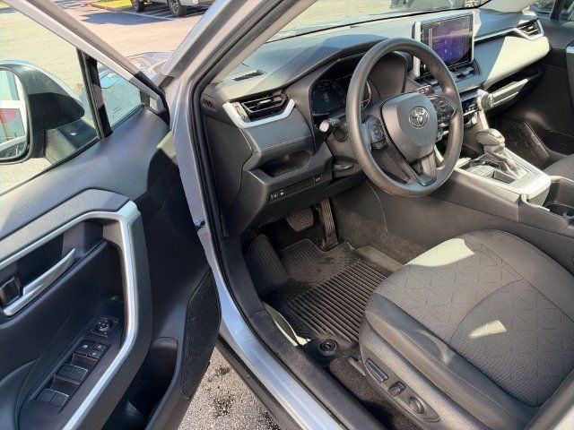 Used 2024 Toyota RAV4 XLE w/ Convenience Package FWD image 11