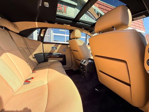 Used 2014 Rolls-Royce Ghost image 36