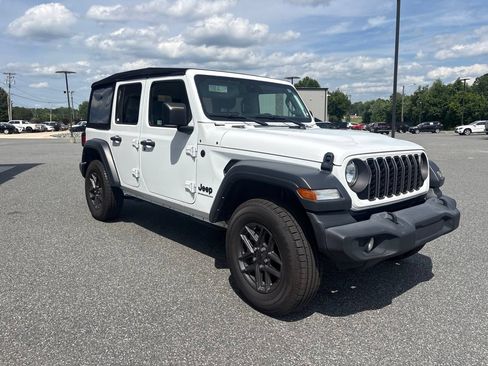 Used 2024 Jeep Wrangler Unlimited Sport AWD/4WD image 10