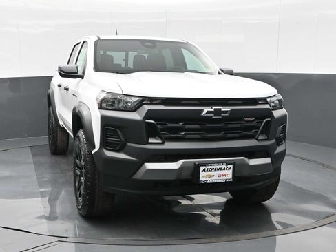 Used 2024 Chevrolet Colorado Trail Boss image 2