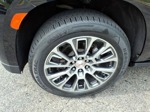 Used 2023 GMC Yukon XL Denali w/ Max Trailering Package AWD/4WD image 10