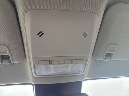 Used 2018 Buick Encore Preferred image 32