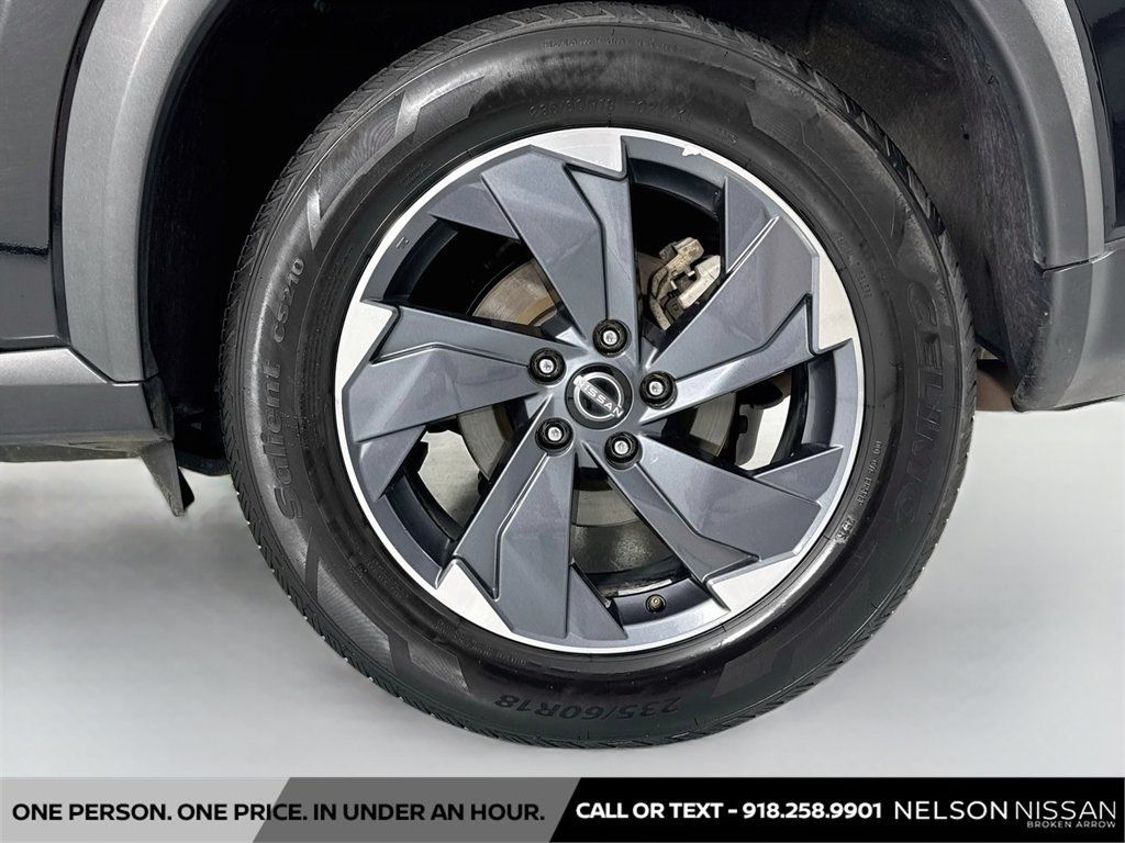 Certified 2025 Nissan Rogue SV FWD image 28