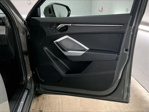 Certified 2025 Audi Q3 2.0T Premium image 26