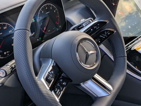 New 2026 Mercedes-Benz GLC 300 300 image 18