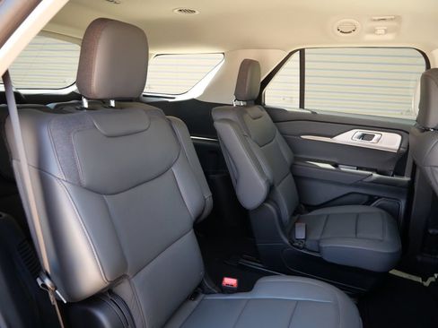 New 2026 Ford Explorer Active w/ Active Comfort Package AWD/4WD image 13