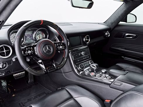 Used 2012 Mercedes-Benz SLS AMG Coupe image 2