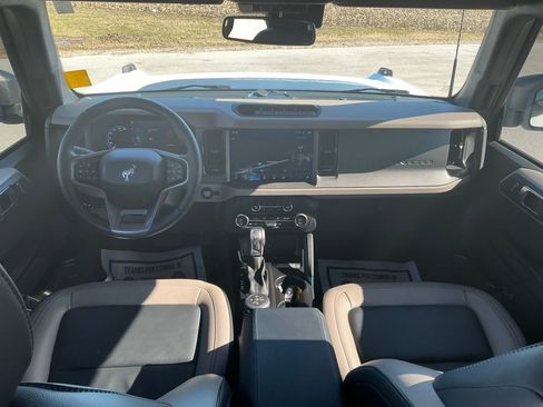 Used 2024 Ford Bronco Wildtrak image 18