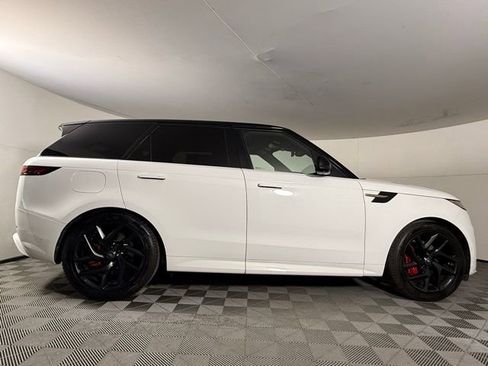 Used 2023 Land Rover Range Rover Sport SE Dynamic image 9