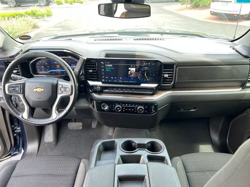 Certified 2022 Chevrolet Silverado 1500 LT AWD/4WD image 12