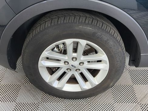 Used 2015 Ford Explorer XLT w/ Equipment Group 202A image 8