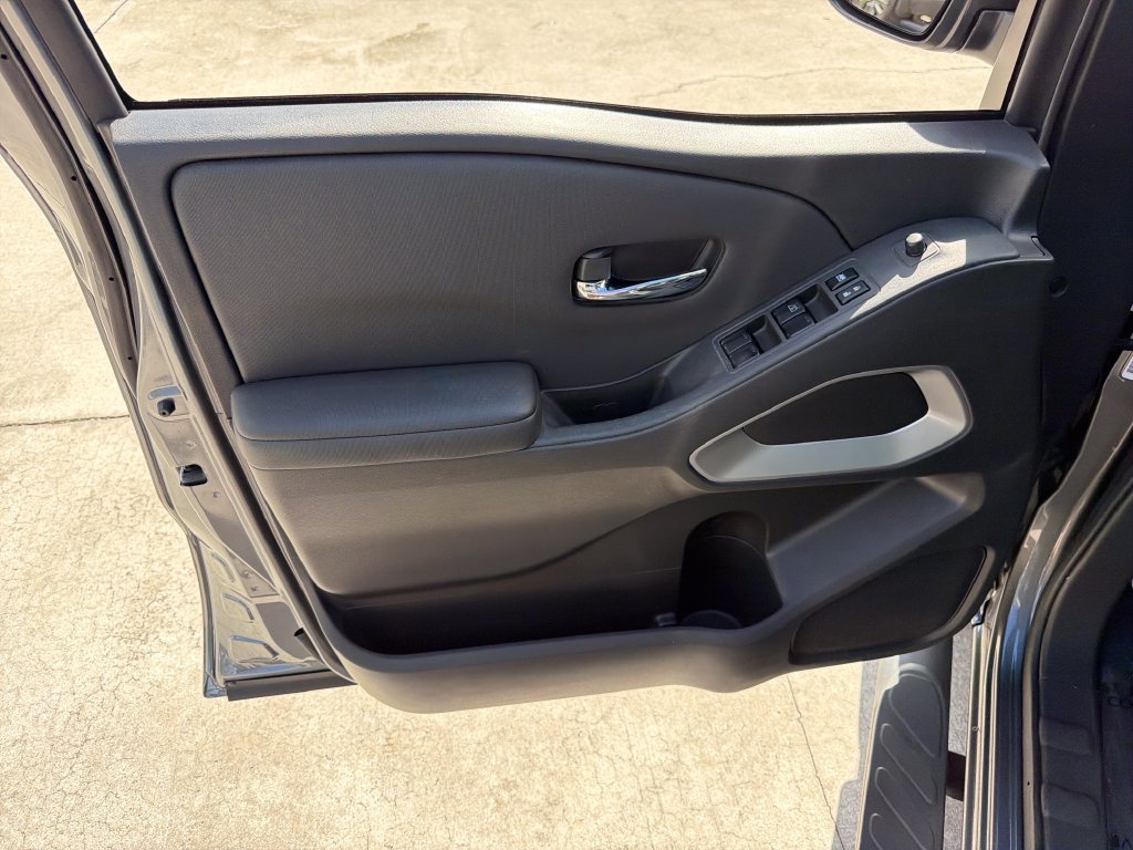 Used 2024 Nissan Frontier SV RWD image 15