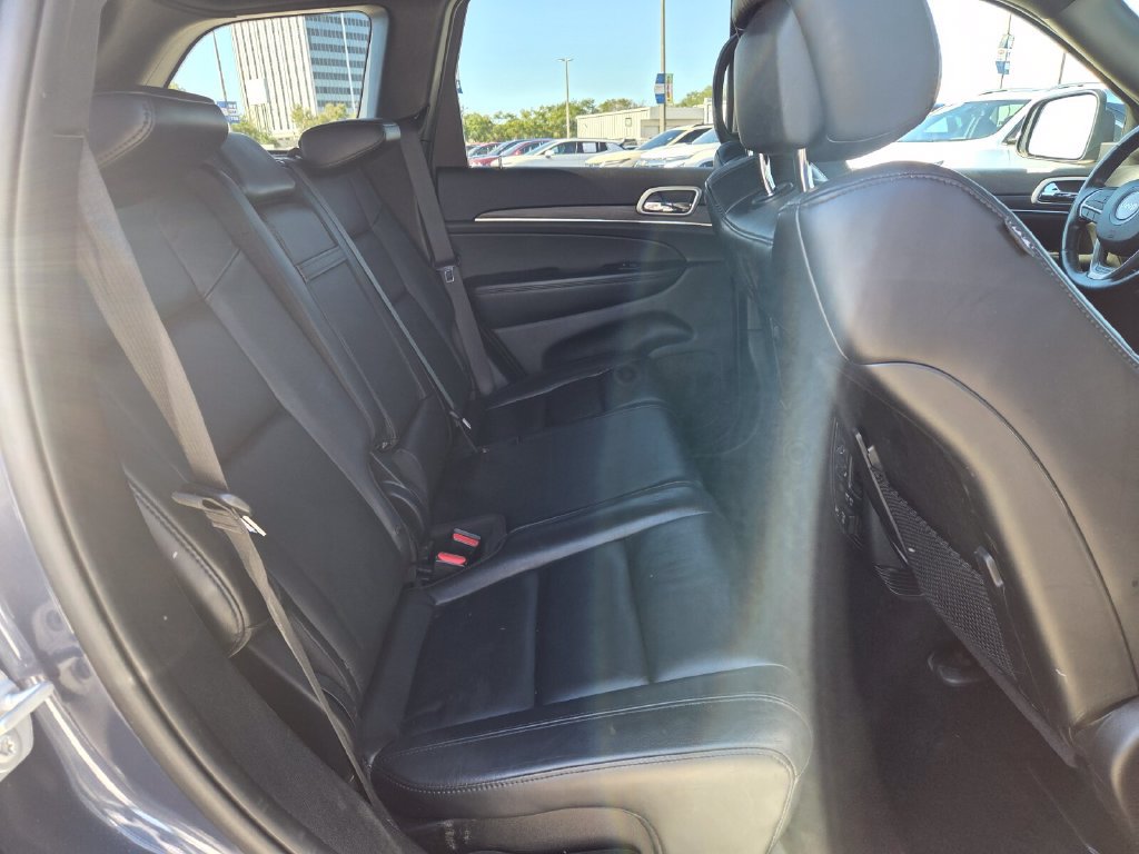 Used 2020 Jeep Grand Cherokee Limited AWD/4WD image 16