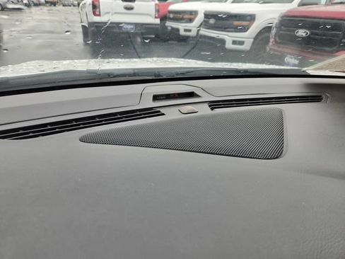 Used 2018 Ford Fusion SE w/ Fusion SE Technology Package FWD image 7